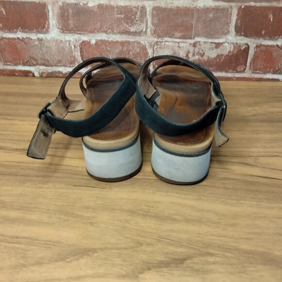 UGG Platform Sandals Womens Size 7 Leather Brown Black White Easy On Sandals - Picture 3 of 8